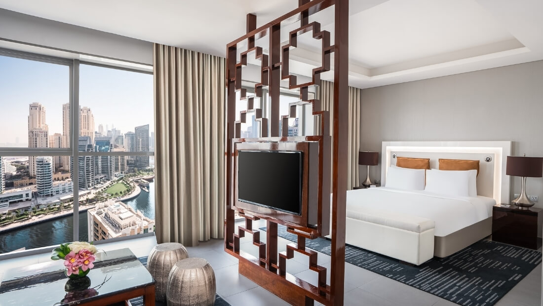 Club Grand Room