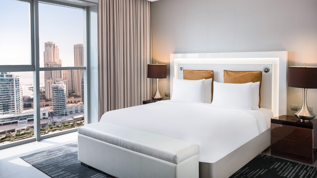 Club Grand Room